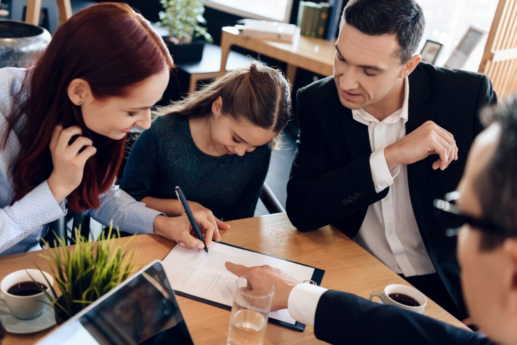How Do I Prepare for My First Meeting with a Family Lawyer?